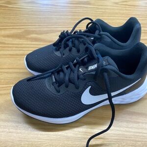 Black and White NIKE | Running